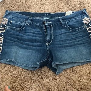 Woman’s ari ariat shorts